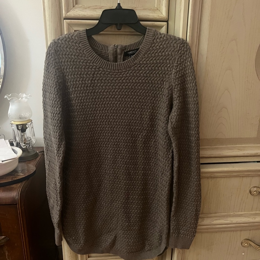Cozy Crewneck Sweater in Rich Brown